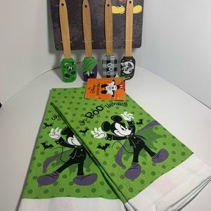 Disney Mickey Mouse Halloween Kitchen Towels 2pk AND Matching mini Spatula Set